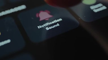 Kullanıcı, bir çan simgesi ile Dijital Bildirim Sesine tıklıyor.