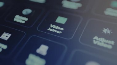 Kullanıcı, etiketli Video Katılımcısı düğmesine tıklıyor.