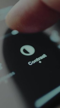 Karşıtlığı ayarlamak için kaydırıcıyı hareket ettir.