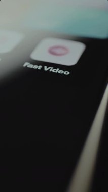 Hızlı Video etiketli akıllı telefon uygulaması seçeneği.