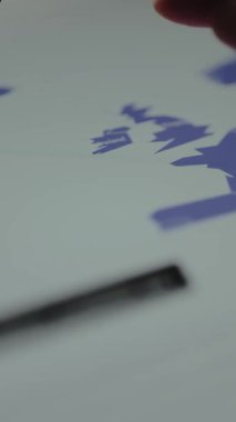 Ülke sınırlarıyla Dünya Siyasi Haritasında Birleşik Krallık, kullanıcı haritayı genişletti.