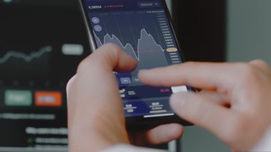 Tüccar bir azalma öngörüyor ve NZD USD para çifti için Down düğmesine tıklıyor.