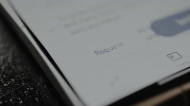 Kişi bu seçeneği bankacılık uygulaması arayüzü içinde açar.