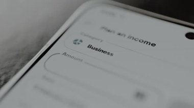 Kişisel finans uygulaması içinde İşletme kategorisi olarak etiketlendi.