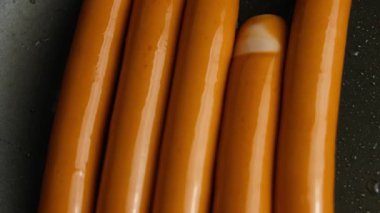 Sosisli kızartma tavası, üst manzara..