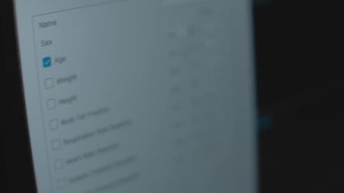 Ekranda gösterilen kişisel ve fiziksel verileri girmek için biçim.