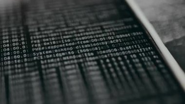 Dijital ekranda gösterilen ham veri çıktısı.