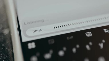 Zamanlayıcı ile mobil bir cihazdaki ses kaydı.