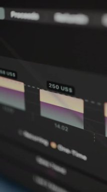 Bir aktarımı vurgulayan mali konsol.