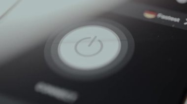 VPN bağlantısı kurmak için güç düğmesine tıklanıyor, bağlandığınızı gösterir.