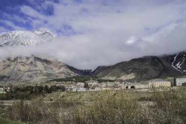 Karla kaplı dağlar. Kafkas Dağları, Georgia