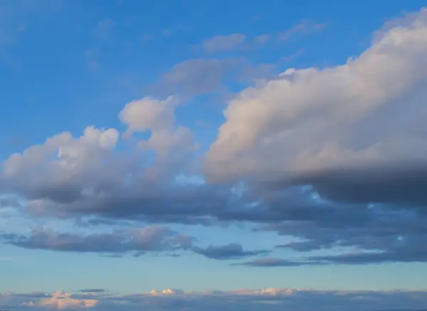 O céu sobre o Lago Inle, Mianmar (Birmânia ) — Fotografia de Stock