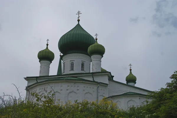 De kerk van st. Johannes de Doper in de malysheva bergen, Staraja ladoga — Stockfoto