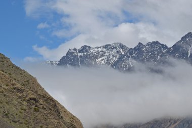 Karla kaplı dağlar, Georgia.