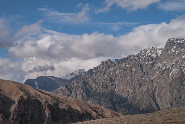 Karla kaplı dağlar. Kafkas Dağları, Georgia