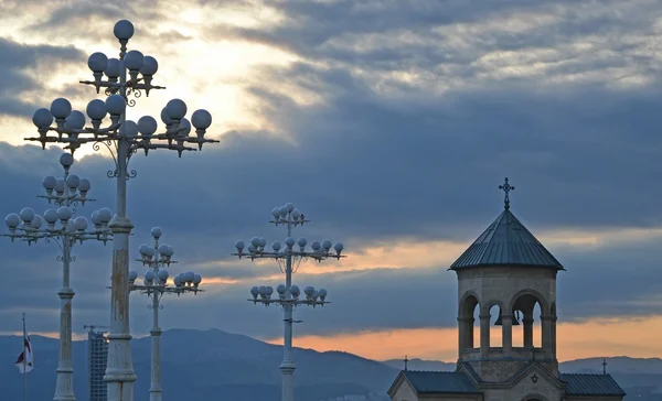 Glockenturm der Dreifaltigkeitskathedrale von Tiflis — Stockfoto