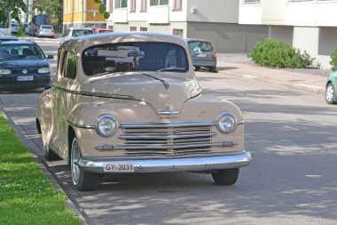Porvoo, Finlandiya - 25 Temmuz 2015: Plymouth 1950 chevrolet, retro