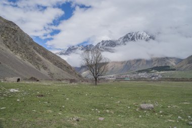 Kafkas Dağları, Georgia karla kaplı tepeler