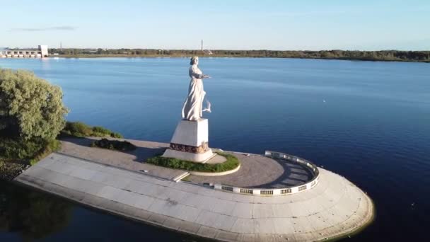 Monumento Volga Ciudad Rybinsk Región Yaroslavl Rusia — Vídeo de stock