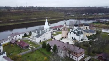 Staritsky Kutsal Dormition Manastırı Tver Bölgesi