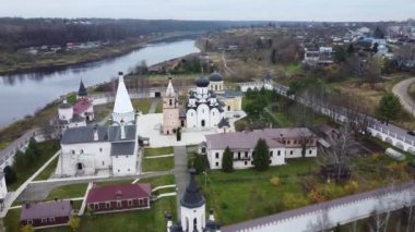 Staritsky Kutsal Dormition Manastırı Tver Bölgesi