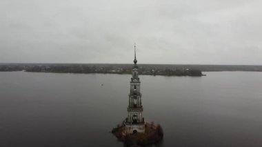 Aziz Niklas Katedrali 'nin çan kulesi Kolyazin Tver Bölgesi 