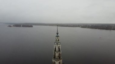 Aziz Niklas Katedrali 'nin çan kulesi Kolyazin Tver Bölgesi 