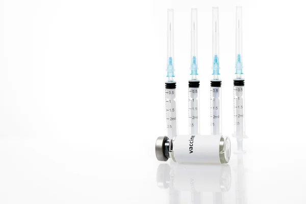 Şırıngalar ve aşı kapsül. Aşı. Grip