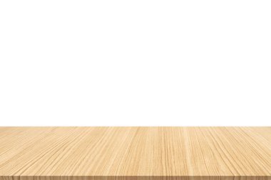 Tahta masa beyaz arkaplandaki boş tablo, ürünlerinizi görüntülemek veya montajlamak için kullanılabilir. Ürünün gösterimi için taklit edin.