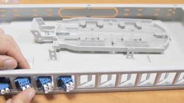 Fiber optik cihaz