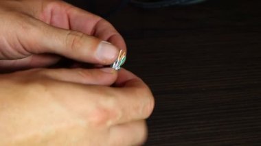 Telefon bağlama teknisyen