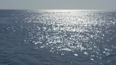 Güzel kızıl deniz suyu Mavi gökyüzü