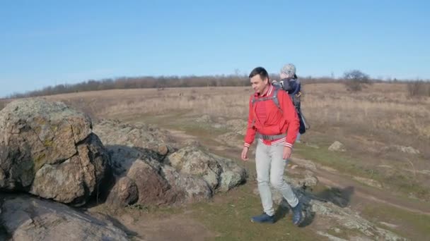 Father and son spend time together. — Stock Video