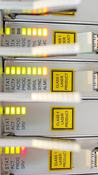 Cep telefonu operatörü merkezlerinde optik multiplexor. — Stok fotoğraf