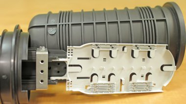 Optik haberleşme kablosu bağlamak için bağlantı