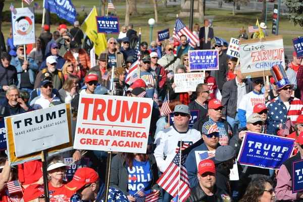 Manifestación Denver Colorado Por Presidente Donald Trump Febrero 2017 — Foto de Stock