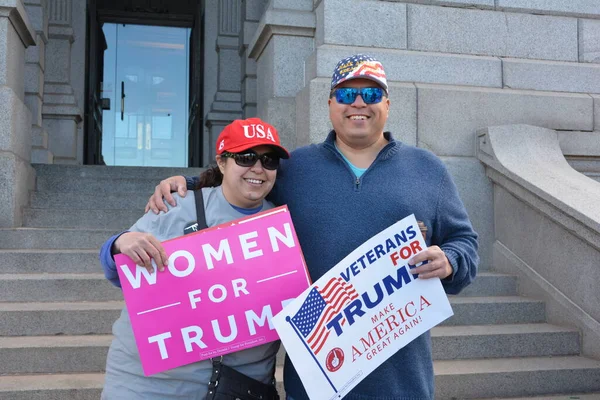 Manifestación Por Presidente Trump Denver Febrero 2017 — Foto de Stock