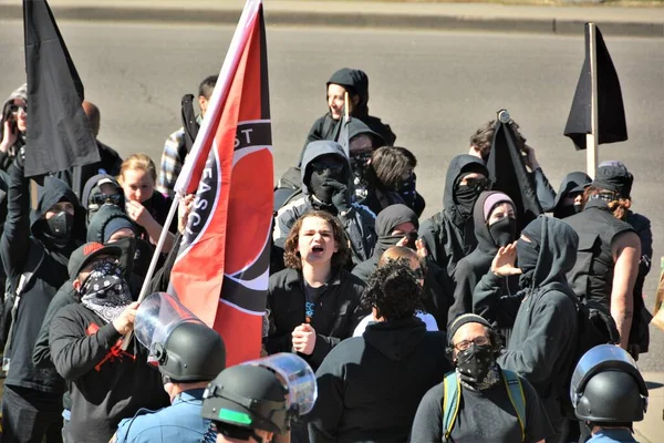 Antifa Tüntetés Denverben Coloradóban 2017 Februárjában — Stock Fotó