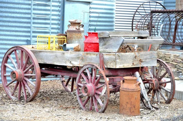 西部野外用的老式马车 — 图库照片