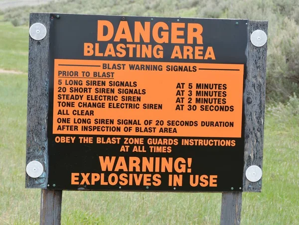 Señal Advertencia Del Área Explosión Peligros Fuera Una Mina Colorado — Foto de Stock