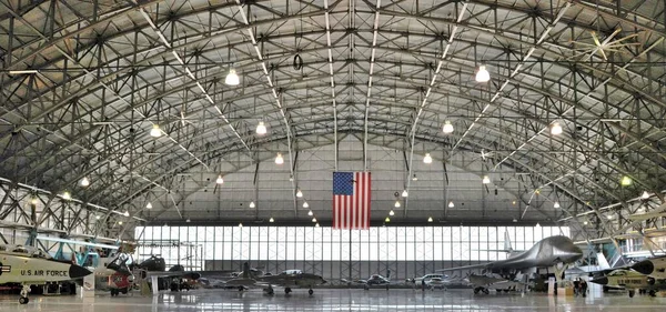 Wings Rockies Air Space Museum Znajduje Się Byłej Bazie Lowry — Zdjęcie stockowe