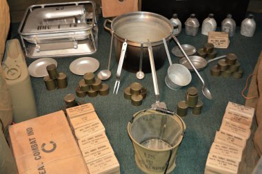 Erzak kutuları içinde gelen ve çoğu asker tarafından sevilmeyen eski bir ordu yiyeceğiydi.. 