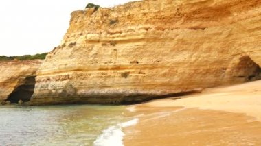 Lagoa mağaralar ve sahilleri ve plajları sayısı, Algarve, Portekiz (4k)