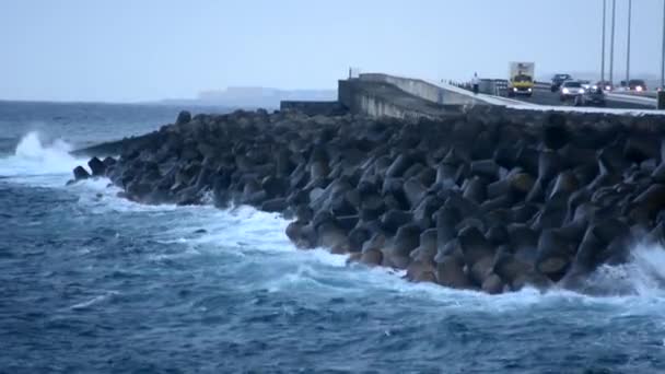 Waves crashing on the breakwater — Stock Video