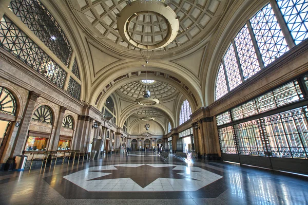 Barcelona'da tren istasyonu