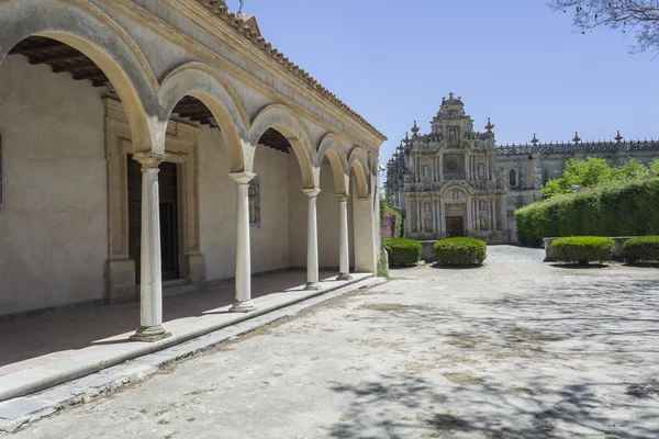 Двор монастыря Картуя, Херес-де-ла-Фронтера — стоковое фото