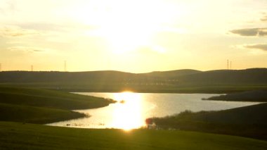 Göl manzara yeşil alanı