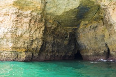 Benagil plaj mağaralar, Algarve, Portekiz