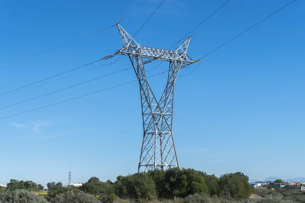 Pylône électrique, transport d'énergie — Photo