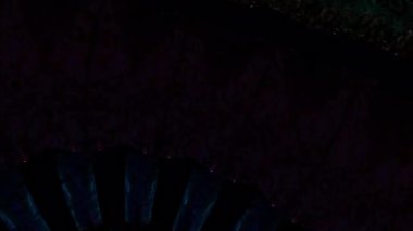 360 dekoratif mandala pürüzsüz dönüş ve dengeli geometri, refah stüdyoları, aile odaları ve sakinleştirici iç tasarımlar için barışçıl bir ortam döngüsü oluşturur